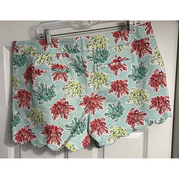 Crown & Ivy Shelby Scalloped 4" Hem Shorts Floral Blue Preppy American Sz 16‎ - Picture 4 of 10